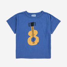 Laden Sie das Bild in den Galerie-Viewer, Acoustic Guitar T-Shirt