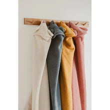 Laden Sie das Bild in den Galerie-Viewer, Badehandtuch Bear Wood Thrush