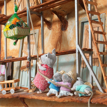 Laden Sie das Bild in den Galerie-Viewer, Kuscheltier Mäuse "Die Drillinge"