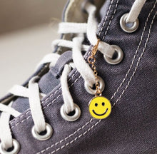 Laden Sie das Bild in den Galerie-Viewer, Happy Day Mini-Charms