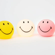 Laden Sie das Bild in den Galerie-Viewer, Bundle of Light Smiley® Pink