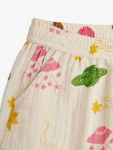 Laden Sie das Bild in den Galerie-Viewer, Space Muslin Shorts