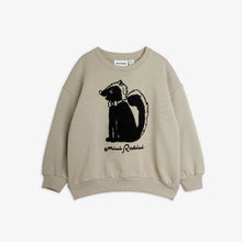 Laden Sie das Bild in den Galerie-Viewer, Skunk Chenille Sweatshirt