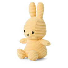Laden Sie das Bild in den Galerie-Viewer, Miffy Eco Cord Buttercream 23 cm
