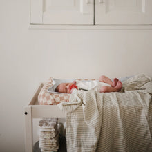 Laden Sie das Bild in den Galerie-Viewer, Swaddle Sage Stripe