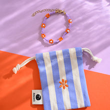 Laden Sie das Bild in den Galerie-Viewer, Perlenarmband Blumen lila/orange