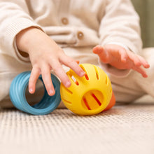 Laden Sie das Bild in den Galerie-Viewer, Flex Beiss-, Stapel- &amp; Greifspielzeug