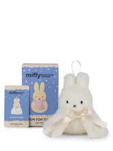 Laden Sie das Bild in den Galerie-Viewer, Miffy Snow Pop Anhänger Blind Box