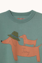 Laden Sie das Bild in den Galerie-Viewer, Two Dogs Graphic Sweatshirt