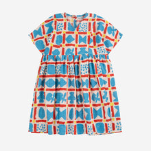 Laden Sie das Bild in den Galerie-Viewer, Geometric Game all over woven Kleid