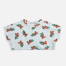 Laden Sie das Bild in den Galerie-Viewer, Juicy Tomatoes All Over Cropped T-Shirt