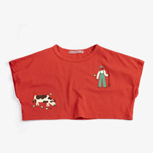 Laden Sie das Bild in den Galerie-Viewer, Farm Adventure Cropped T-Shirt