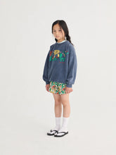 Laden Sie das Bild in den Galerie-Viewer, Color Herbalist Sweatshirt