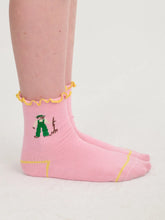 Laden Sie das Bild in den Galerie-Viewer, Farm Adventure Rüschen Socken
