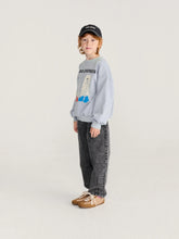 Laden Sie das Bild in den Galerie-Viewer, Booty Ghosts blue Sweatshirt
