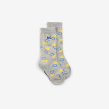Laden Sie das Bild in den Galerie-Viewer, Pixel Abduction all over Baby Socken