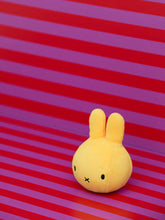 Laden Sie das Bild in den Galerie-Viewer, Miffy Squish Ball Yellow