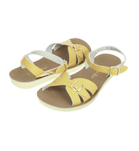 Laden Sie das Bild in den Galerie-Viewer, Boardwalk Butter Yellow Sandale