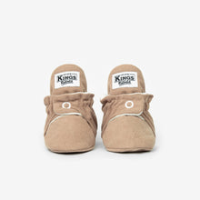 Laden Sie das Bild in den Galerie-Viewer, Booties Gamuza Classic Café