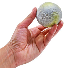 Laden Sie das Bild in den Galerie-Viewer, LED Bounce Mondball