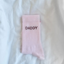 Laden Sie das Bild in den Galerie-Viewer, Daddy Socken Rosa