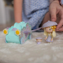 Laden Sie das Bild in den Galerie-Viewer, Tinyly Spielfigur Jil Tinycar
