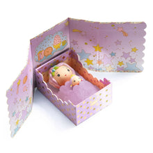 Laden Sie das Bild in den Galerie-Viewer, Tinyly Spielfigur Violet Tinyroom