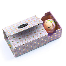 Laden Sie das Bild in den Galerie-Viewer, Tinyly Spielfigur Violet Tinyroom