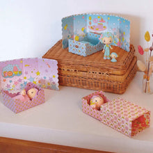 Laden Sie das Bild in den Galerie-Viewer, Tinyly Spielfigur Violet Tinyroom