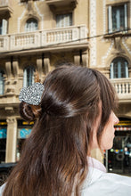 Laden Sie das Bild in den Galerie-Viewer, Haarklammer Herz Dots