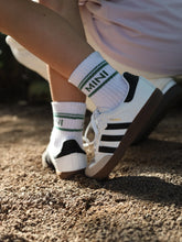Laden Sie das Bild in den Galerie-Viewer, Striped Mini Socken