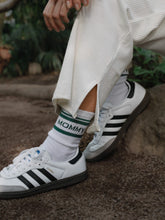 Laden Sie das Bild in den Galerie-Viewer, Striped Mommy Socken