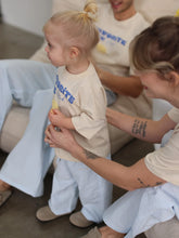 Laden Sie das Bild in den Galerie-Viewer, FAVORITE LIFE T-Shirt Kids