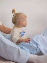 Laden Sie das Bild in den Galerie-Viewer, FAVORITE LIFE T-Shirt Kids