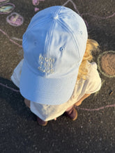 Laden Sie das Bild in den Galerie-Viewer, Mom Fan Club Cap blue