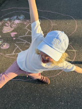 Laden Sie das Bild in den Galerie-Viewer, Mom Fan Club Cap blue