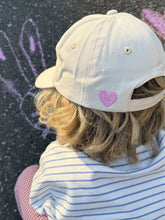 Laden Sie das Bild in den Galerie-Viewer, Mom Fan Club Cap creme