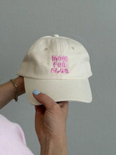 Laden Sie das Bild in den Galerie-Viewer, Mom Fan Club Cap creme