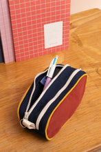 Laden Sie das Bild in den Galerie-Viewer, Federmäppchen Malo Tricolore Lila