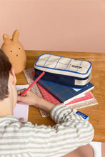 Laden Sie das Bild in den Galerie-Viewer, Federmäppchen Max Tricolore Kariert