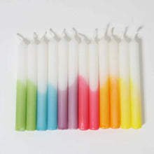 Laden Sie das Bild in den Galerie-Viewer, Festtags-Kerzen Dip-Dye Regenbogen