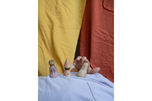 Laden Sie das Bild in den Galerie-Viewer, Holzspielset Moonlight Tale