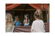 Laden Sie das Bild in den Galerie-Viewer, Holzspielset Moonlight Tale