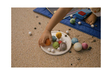 Laden Sie das Bild in den Galerie-Viewer, Holzspielset Planeten Dear Universe
