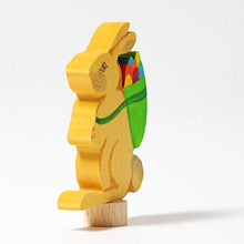 Laden Sie das Bild in den Galerie-Viewer, Steckfigur Hase mit Korb