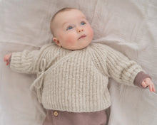 Laden Sie das Bild in den Galerie-Viewer, Merino Wickeljacke Beige