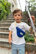Laden Sie das Bild in den Galerie-Viewer, Kids Gürteltasche Augustin Electric Blau