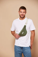 Laden Sie das Bild in den Galerie-Viewer, Gürteltasche Olivia Olivgrün