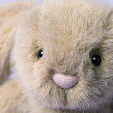 Laden Sie das Bild in den Galerie-Viewer, Oat Flufflet Bunny