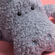 Laden Sie das Bild in den Galerie-Viewer, Maffles Manatee